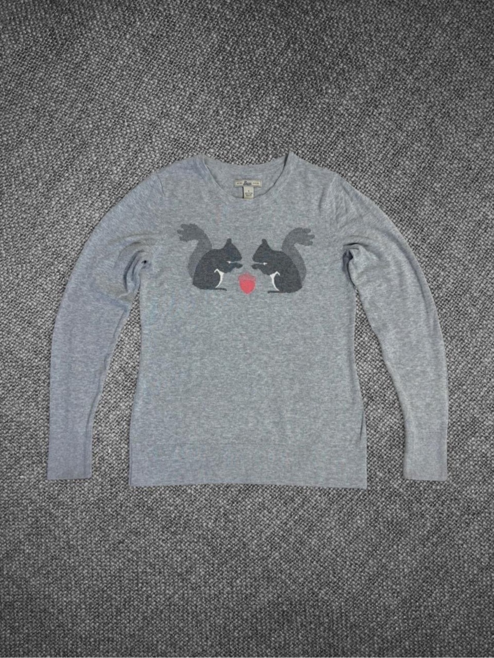 Bass Gray Squirrel Graphic Sweater Size Small